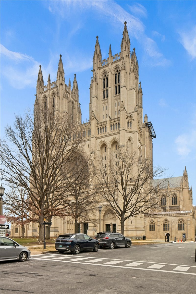 3100 Wisconsin Ave NW #406