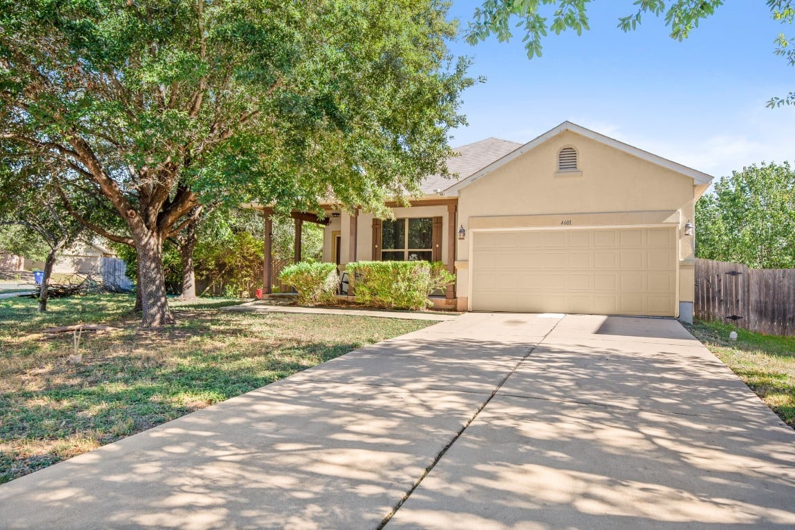 4601 Lyra Cir