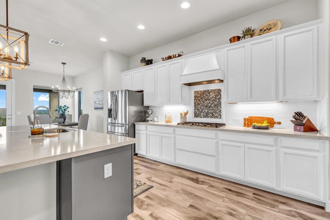 500 Balcones Ridge Way