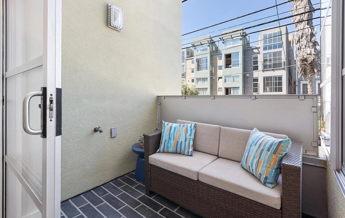2407 Harrison Street Lofts