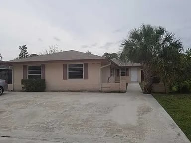 9086 E Highland Pines Blvd