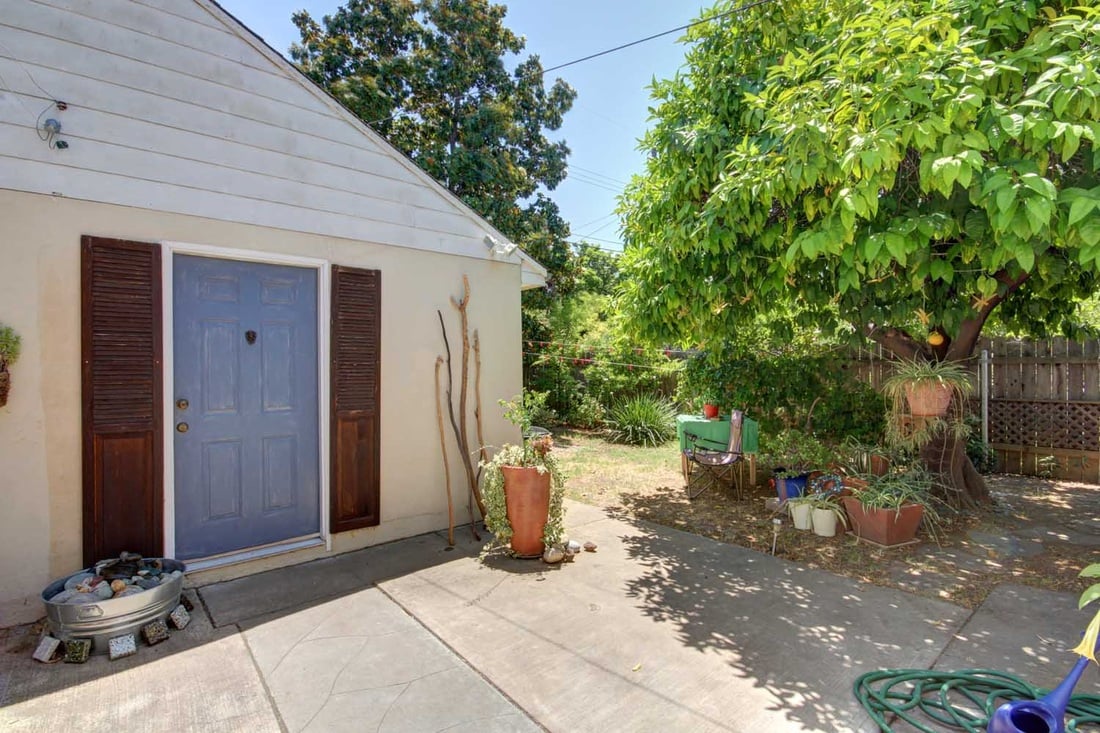 Just Listed! Excellent Location! and Under $300K!