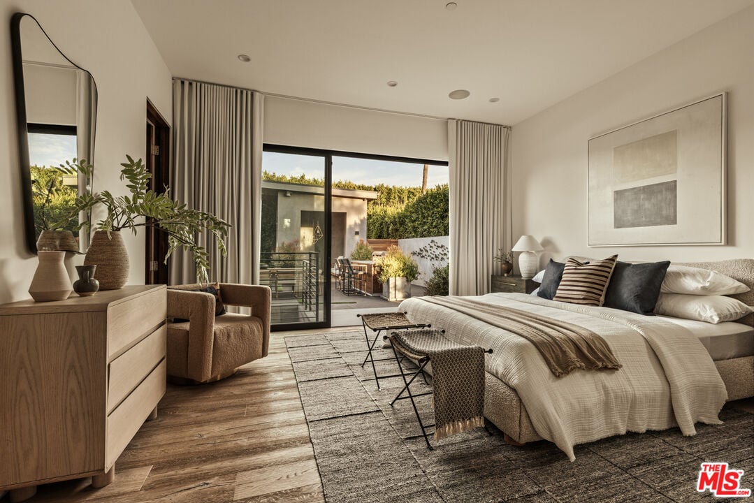 Aria Vista, Stradella Rd, 90077