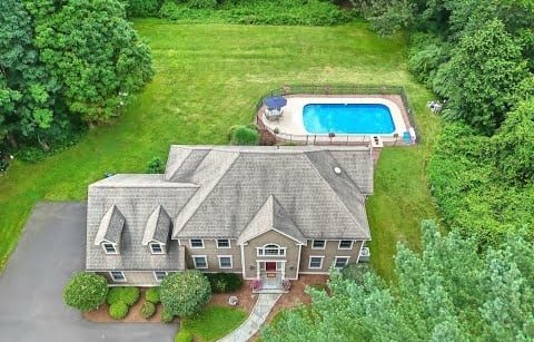 28 Sunnyview Drive in Redding, CT