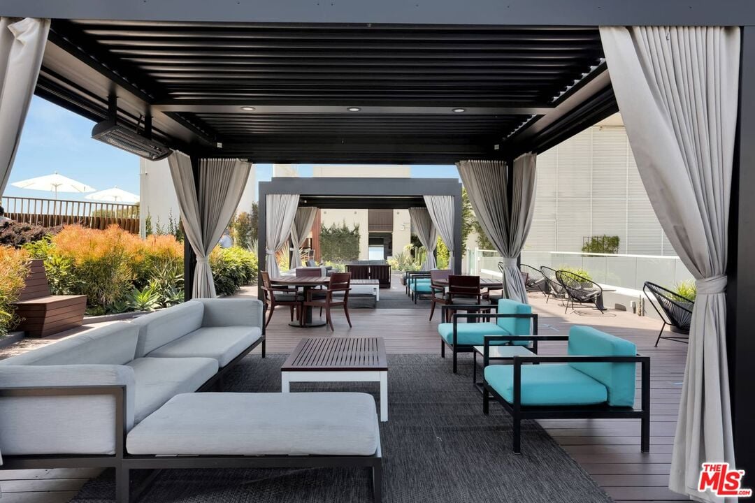 6250 Hollywood Blvd, #15A/B