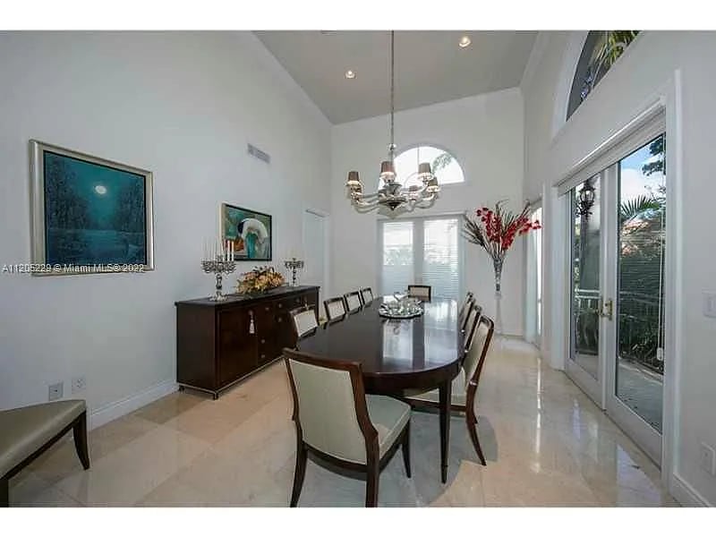 208 Costanera Rd