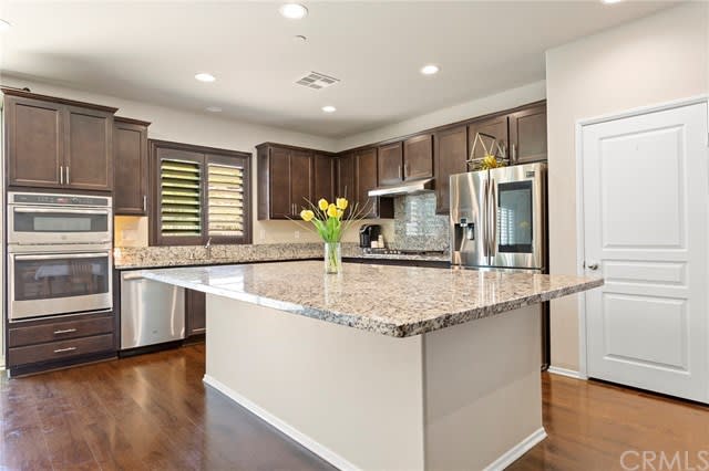 24769 Coldwater Cyn