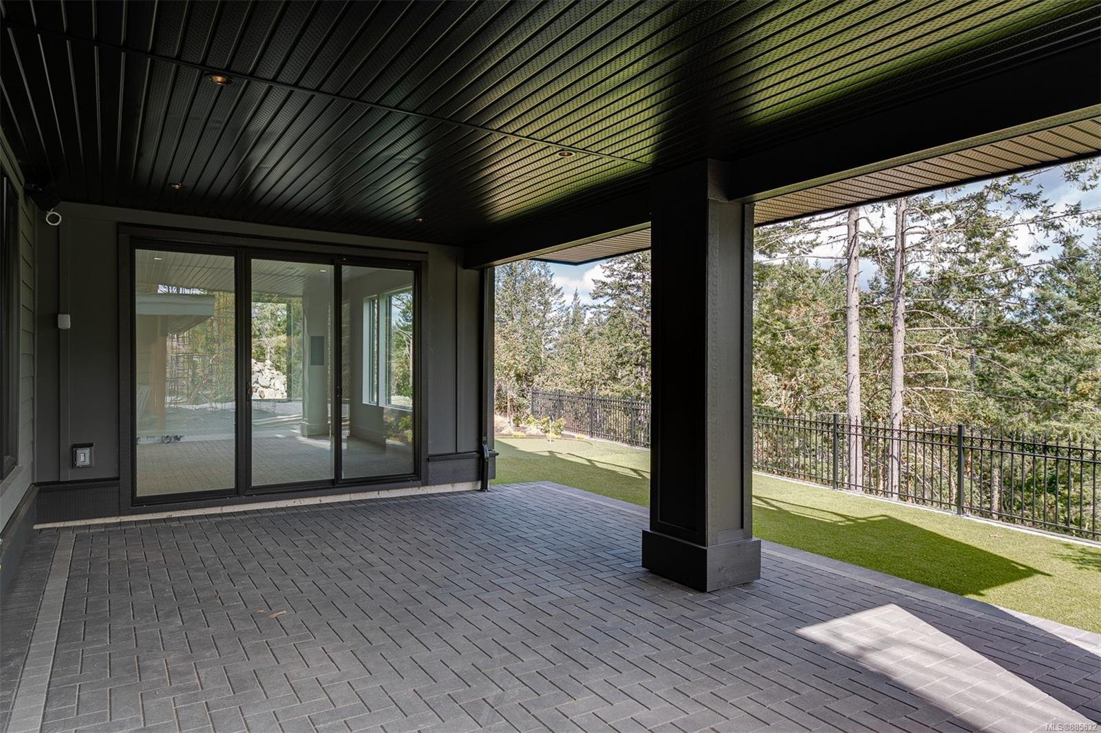 2046 Pinehurst Terr