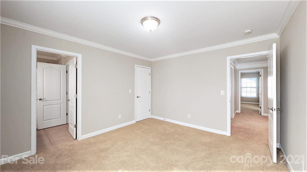 5001 Hedgebrook Ln