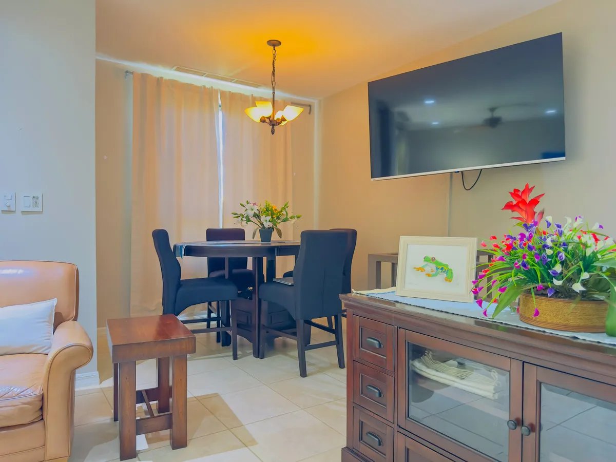 Pacifico Townhouse #101