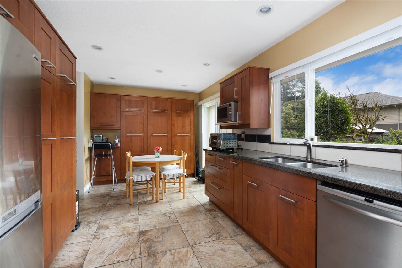1277 Mt Crown Rd