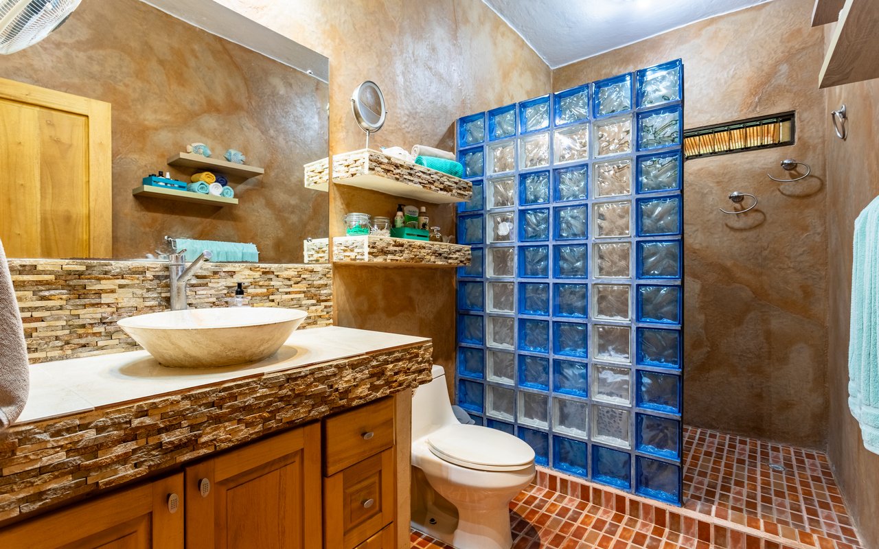 Tropical Getaway with Two Villas and Lush Gardens Near the Heart of Uvita