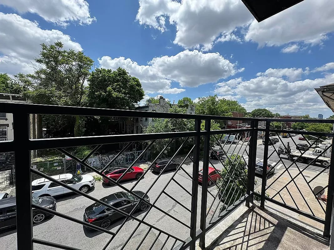 771 Lexington Avenue 2B