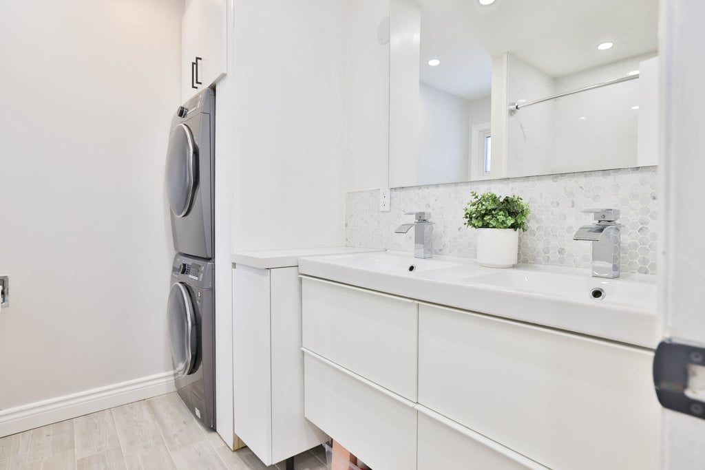 2673 Kingsberry Cres