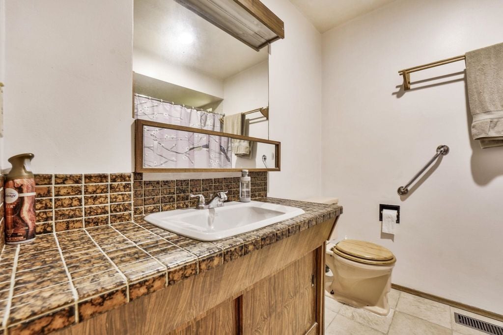 571 Glenross Rd