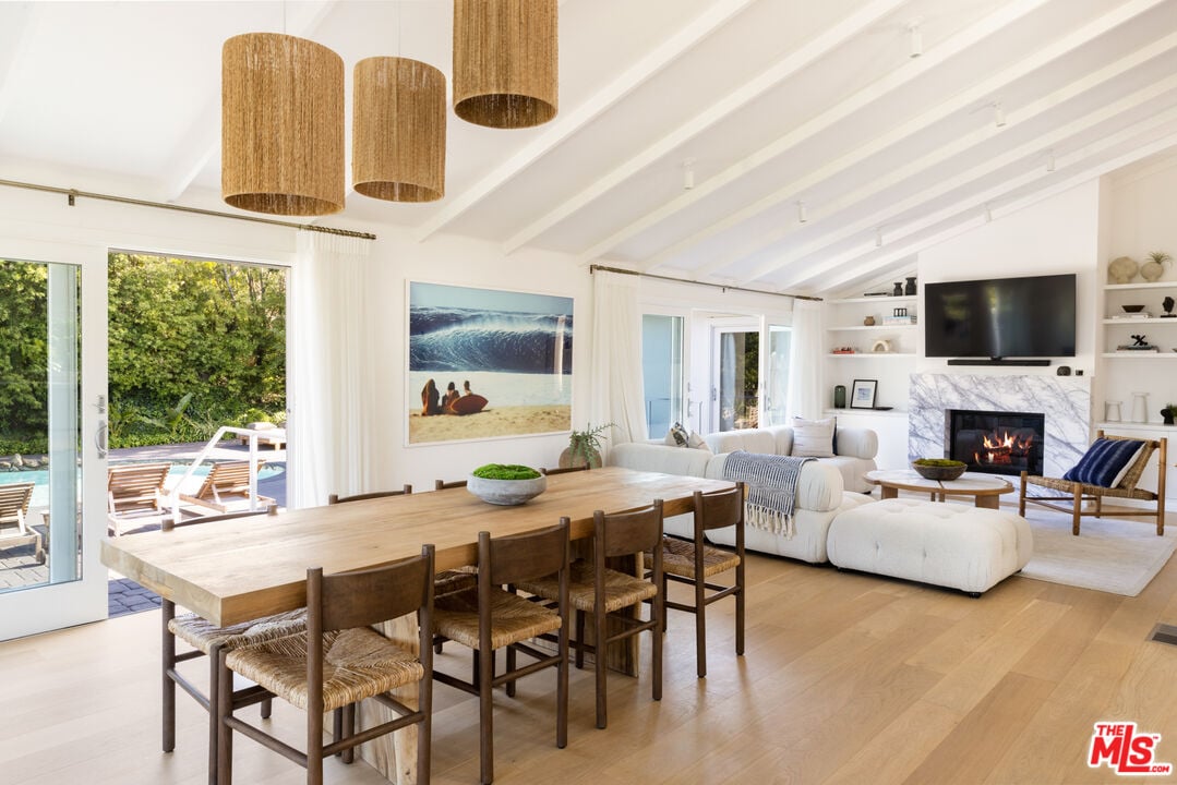 Echelon Pavilion, Grayfox St, 90265