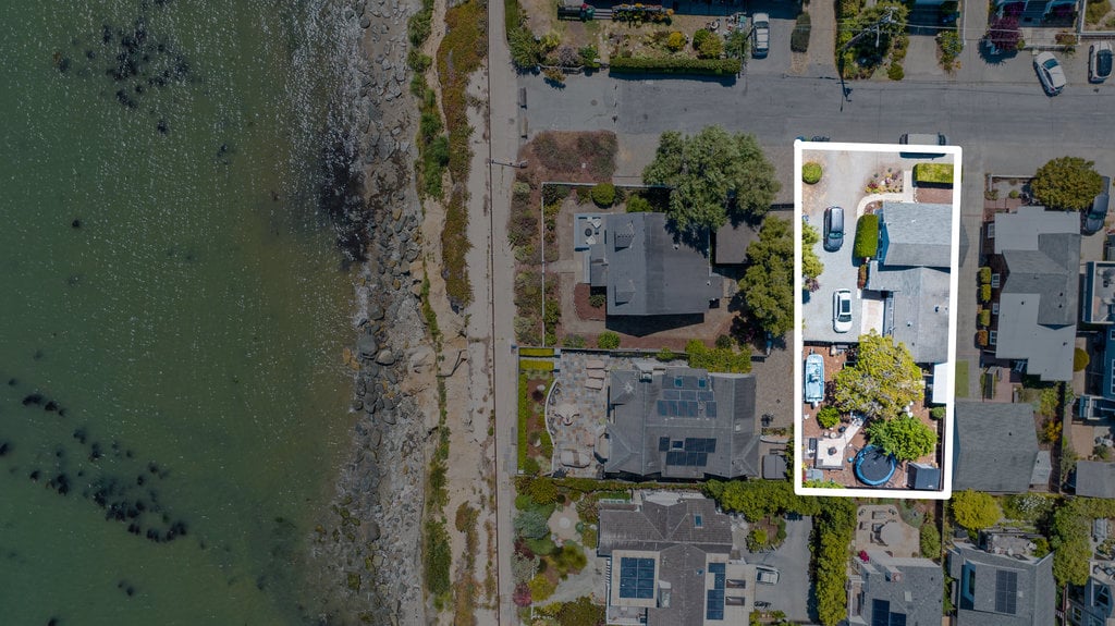106 Saxon Ave