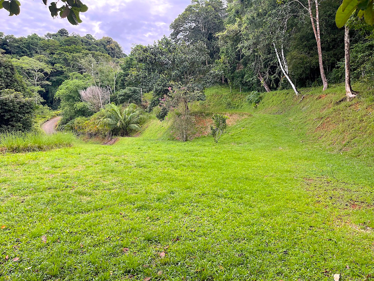 SPECTACULAR MOUNTAIN AND PARTIAL OCEAN VIEW PROPERTY