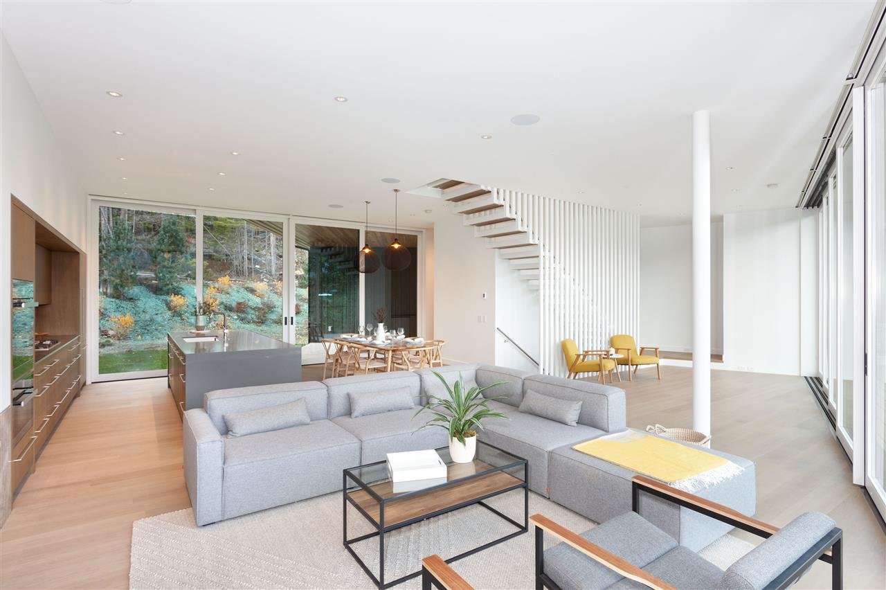 8328 Mountainview Dr