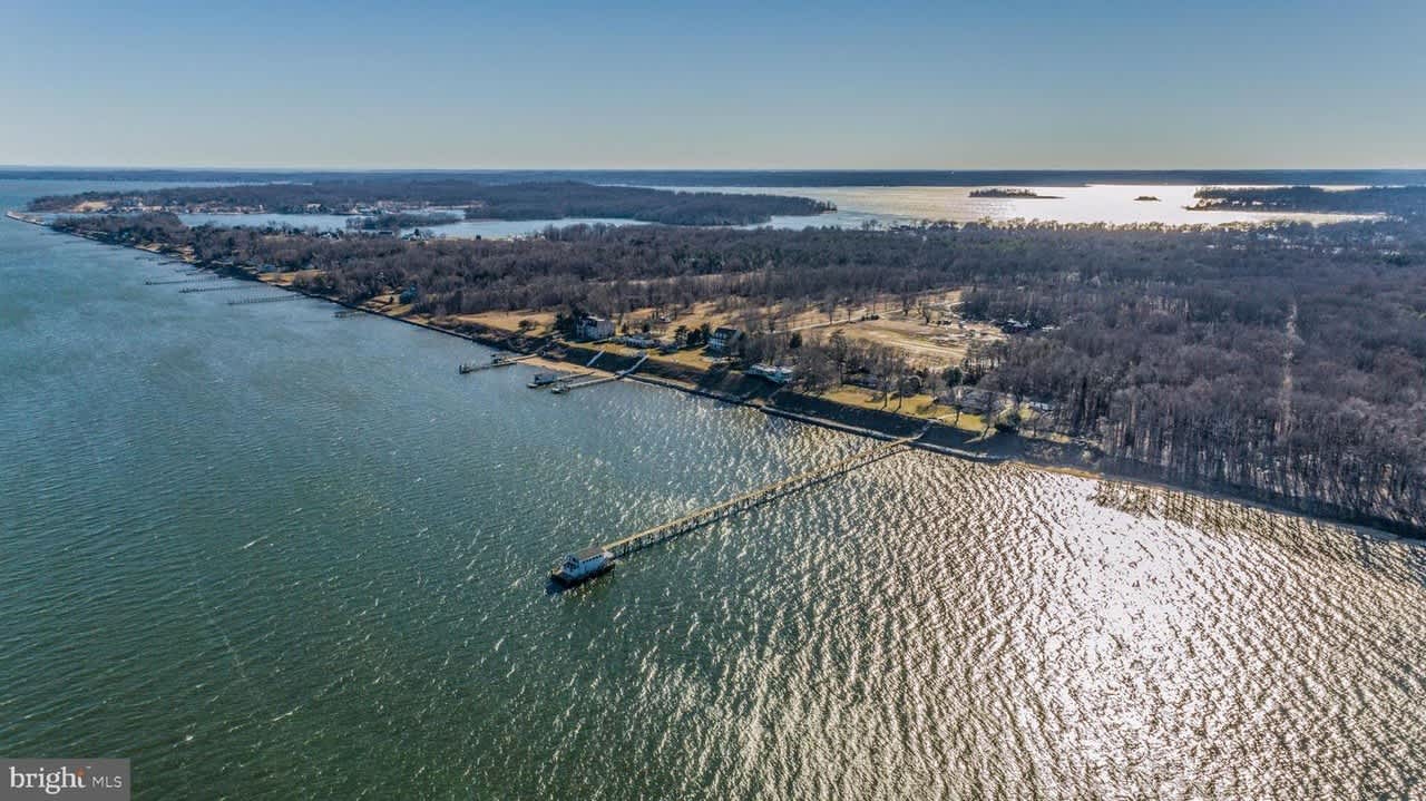 221 Bay Front Dr
