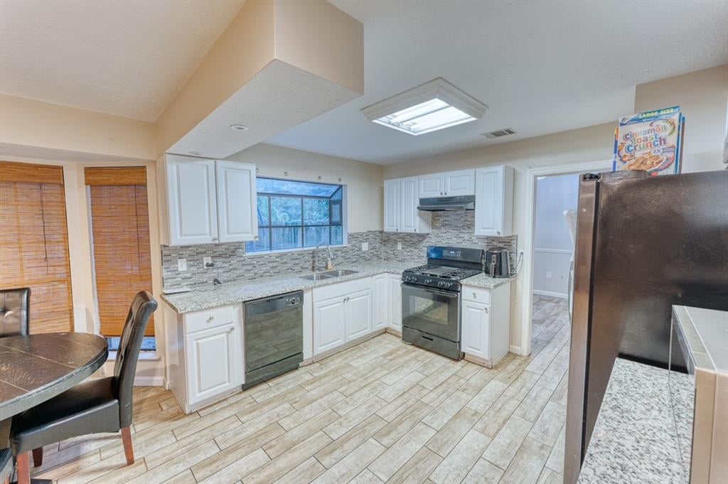 3202 Creek Shadows Dr 