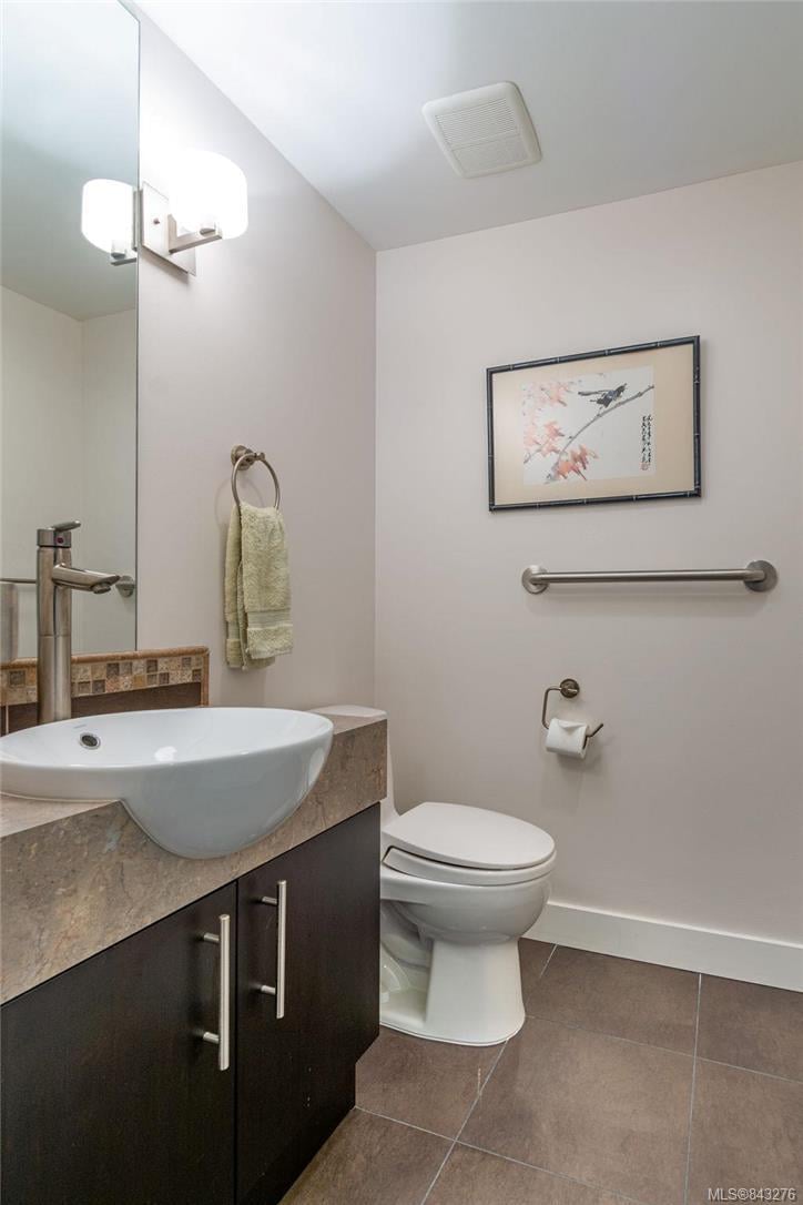 405-2125 Oak Bay Ave