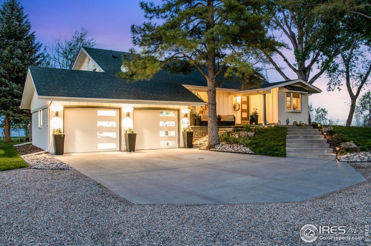 5212 Lonetree Dr