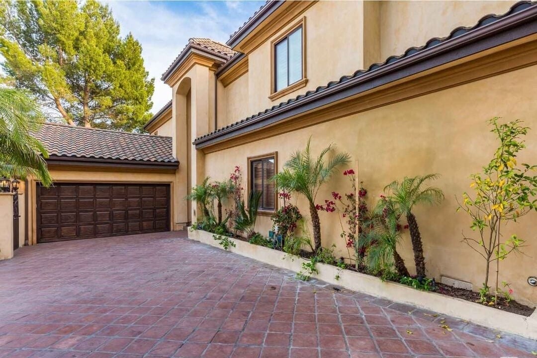 Celestia Crest, Venus Dr, 90046