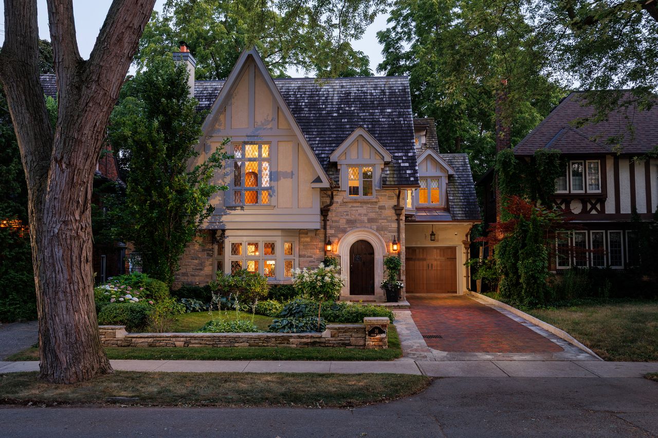 31 Strath Ave