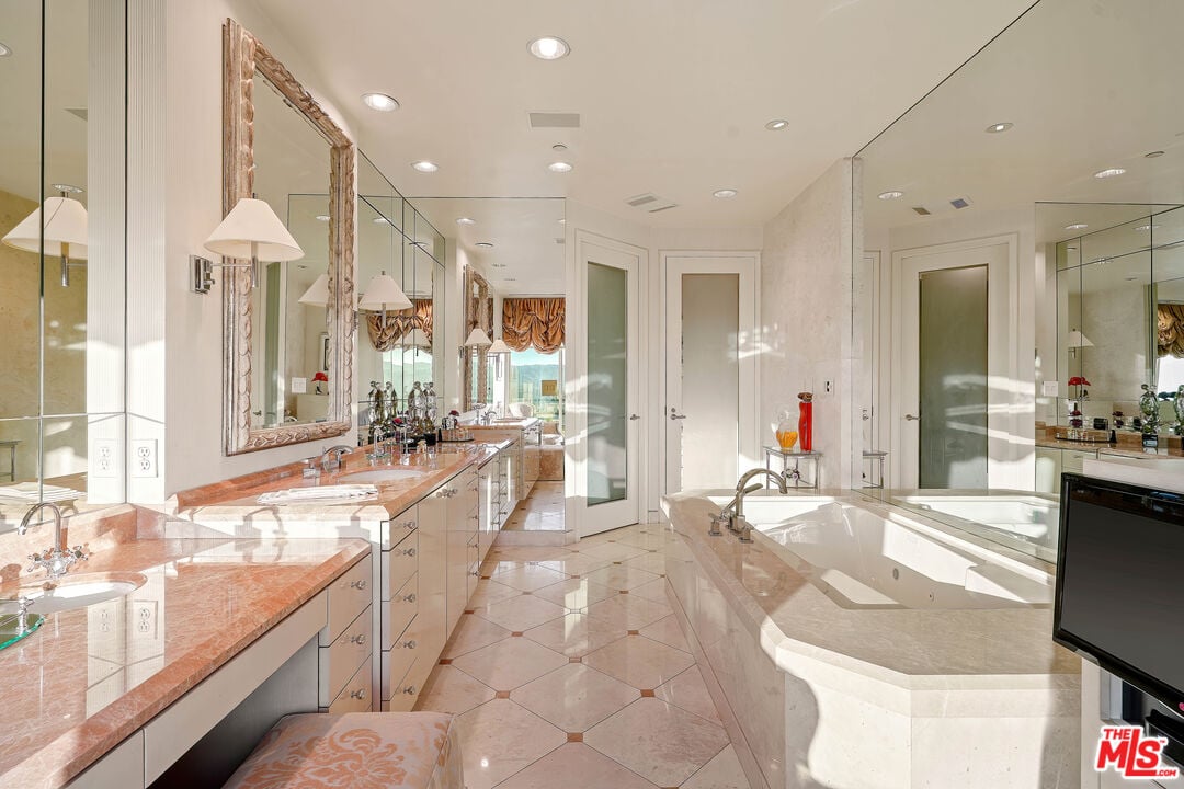 10601 Wilshire Blvd Unit: 20C
