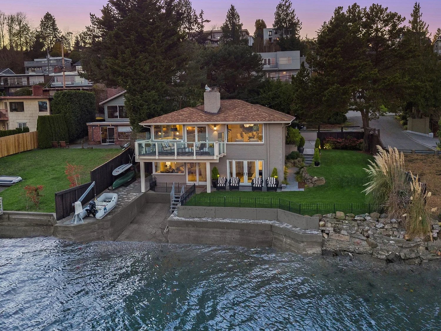 5454 39th Ave W
