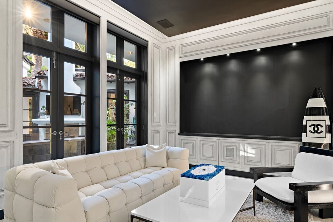 Century Woods Dr, 90067