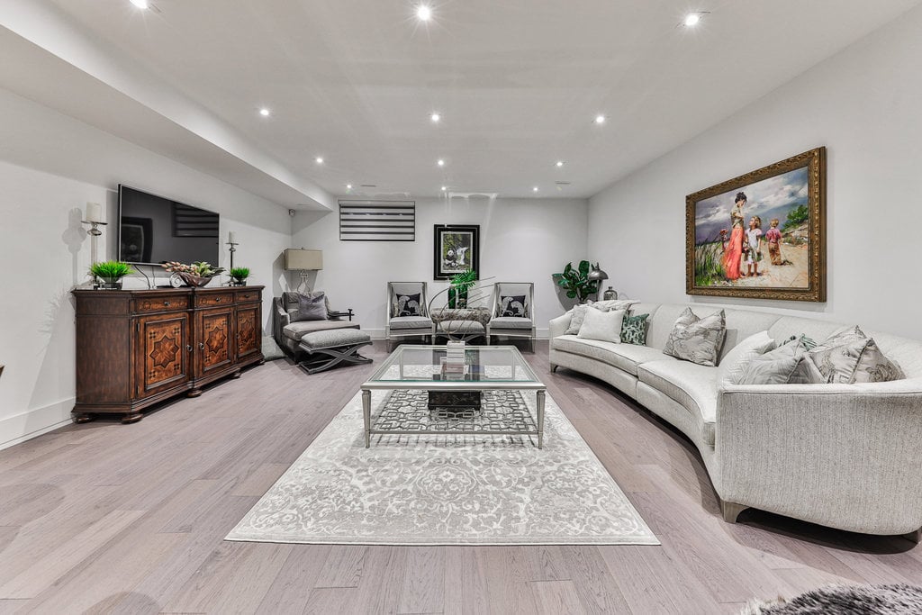 7B Iroquois Ave