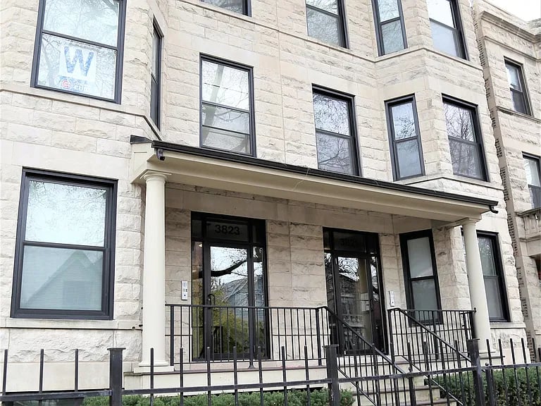 3821 N Lakewood AVE