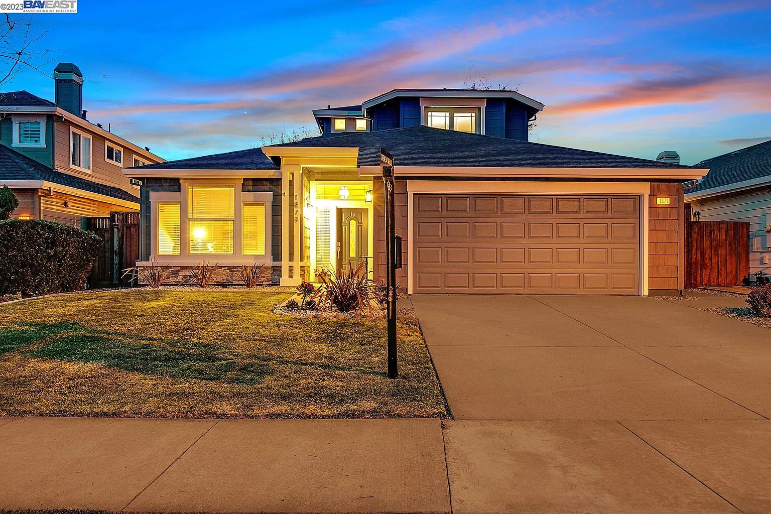 1879 Meadow Glen Dr