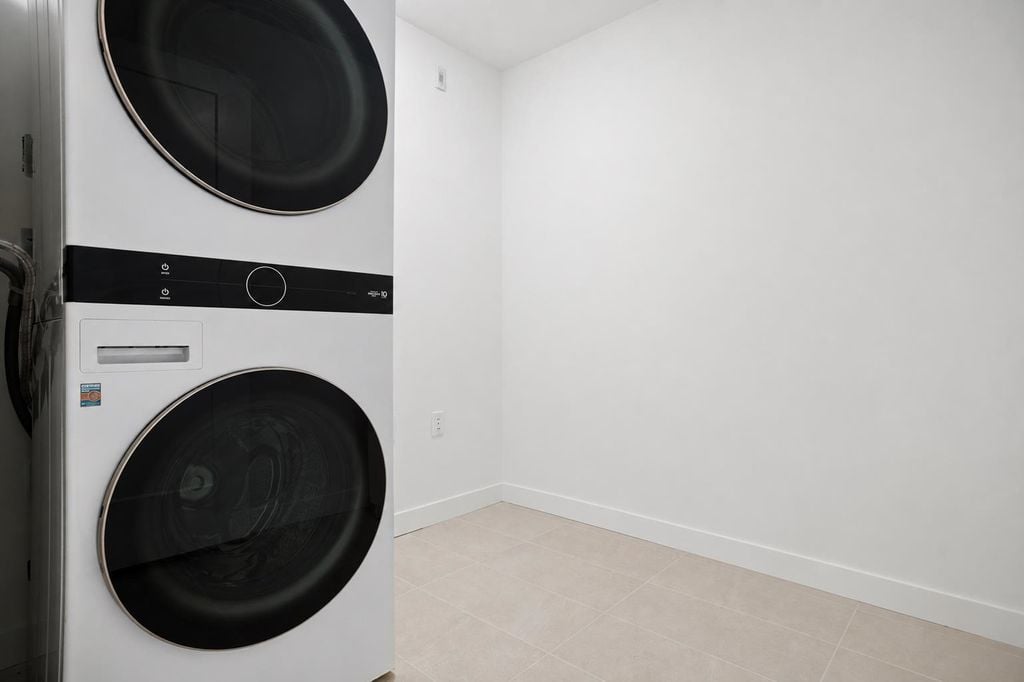 8398 Oak Street 202, Vancouver