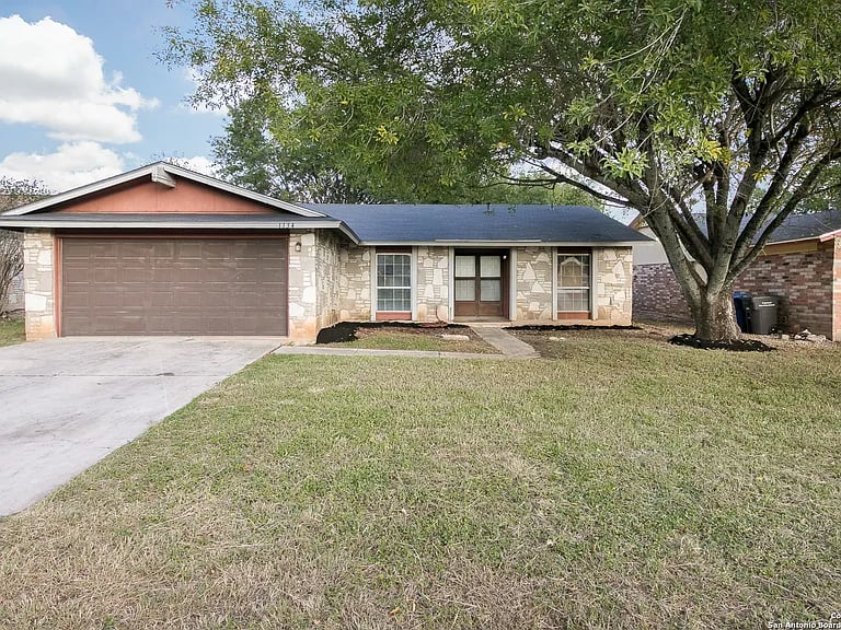 1134 Longmont St