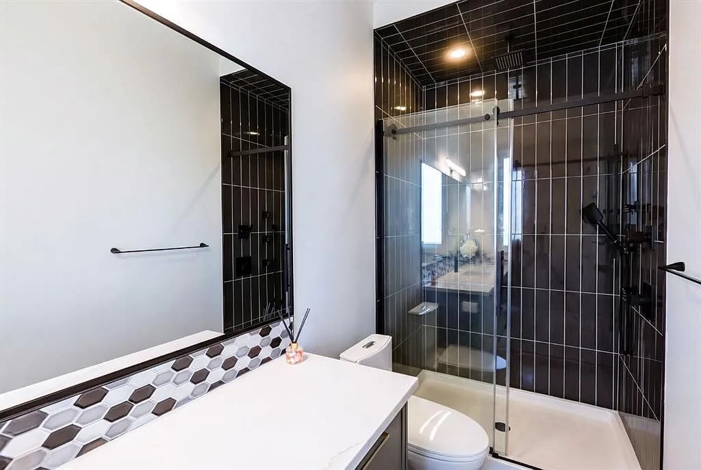 73 N Waters Edge Gdns