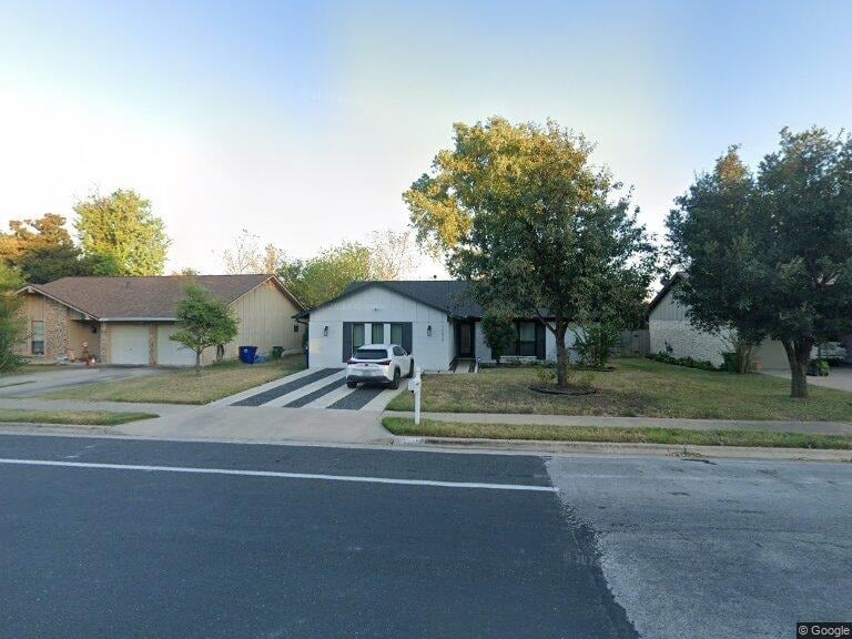 11617 Santa Cruz Dr