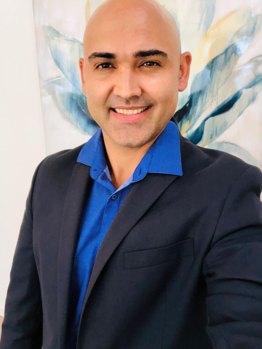 Enrique Olivares