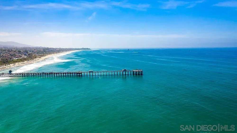 2241 Avenida Salvador