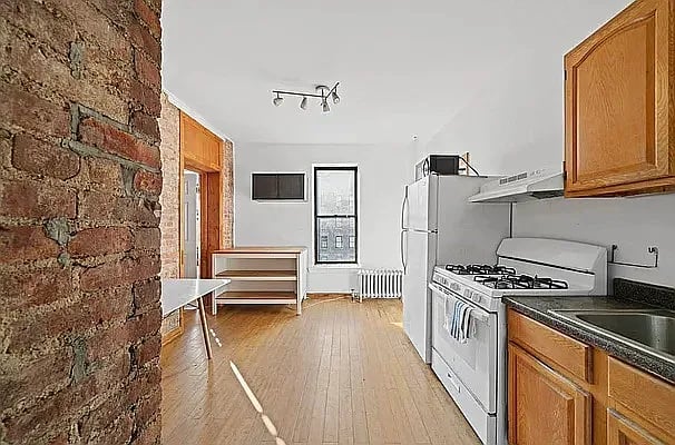402 East 69th St #24