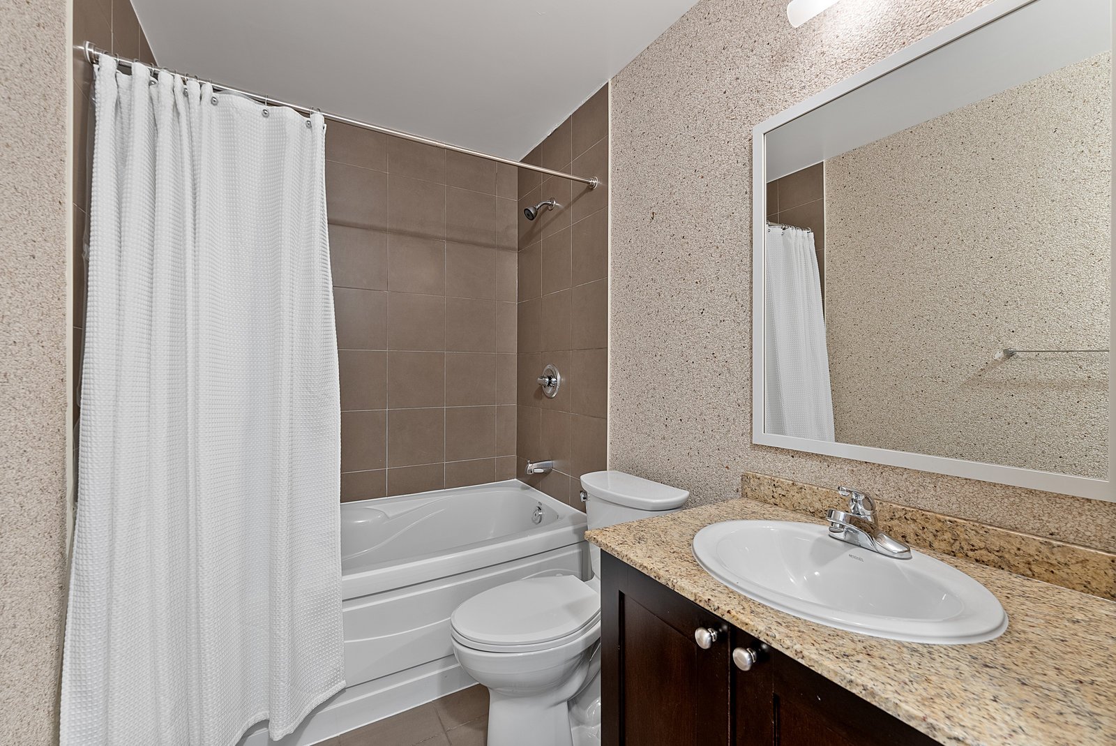 2191 Yonge Street Unit: L7