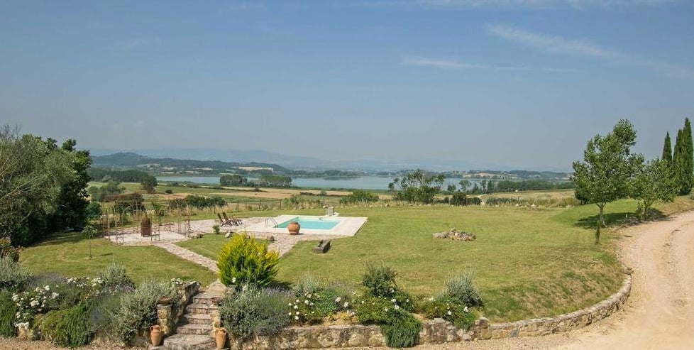 Farmhouse with Pool in Castiglione Del Lago