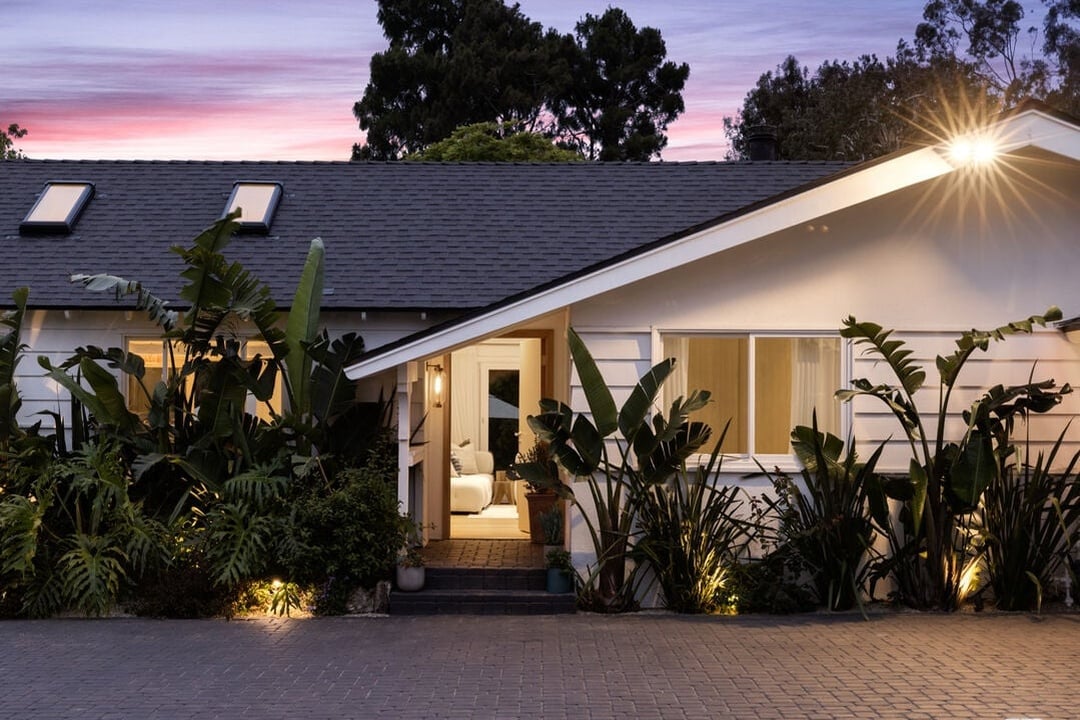 Echelon Pavilion, Grayfox St, 90265