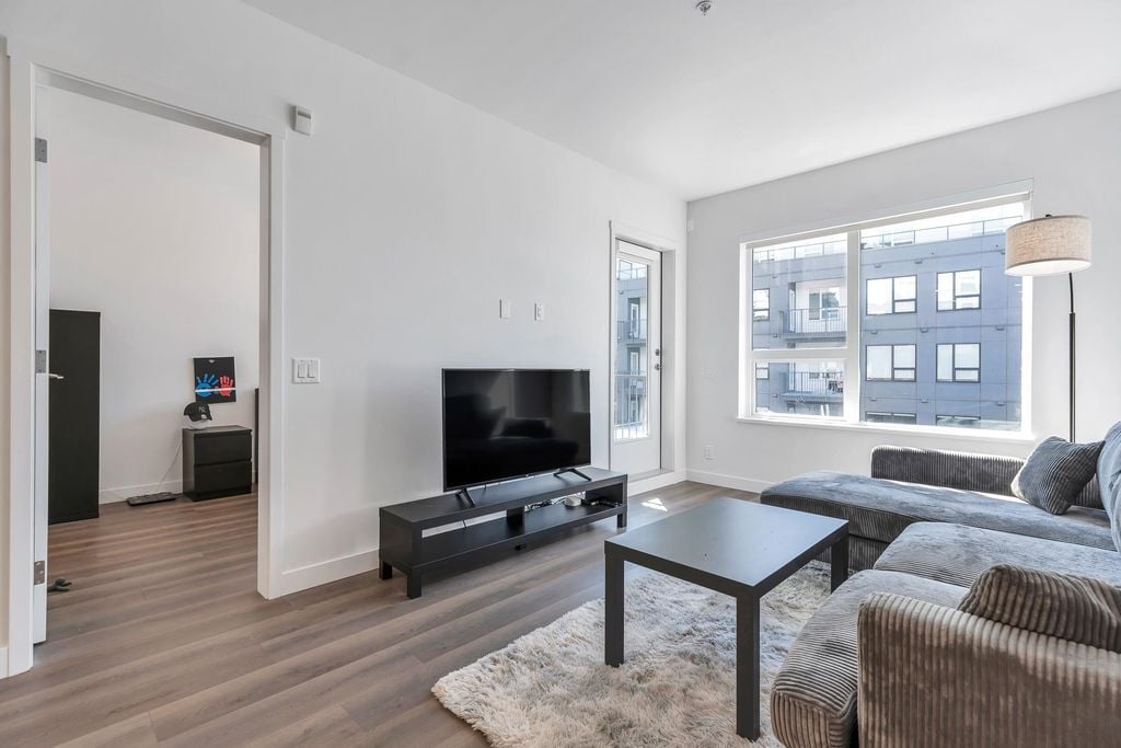 648 Lea Ave, #305