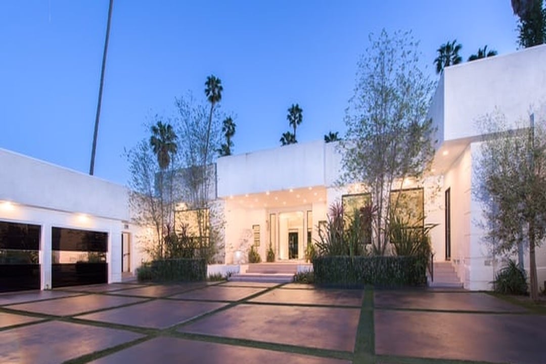 Crown Manor