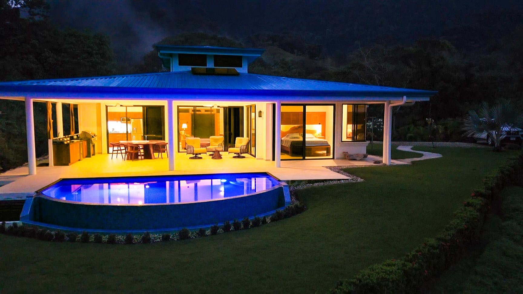 Private 2-Bed Hacienda with Ocean & Mountain Views, Pool & Development Potential in Ojochal
