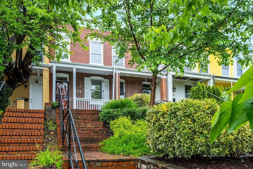 771 Fairmont St NW