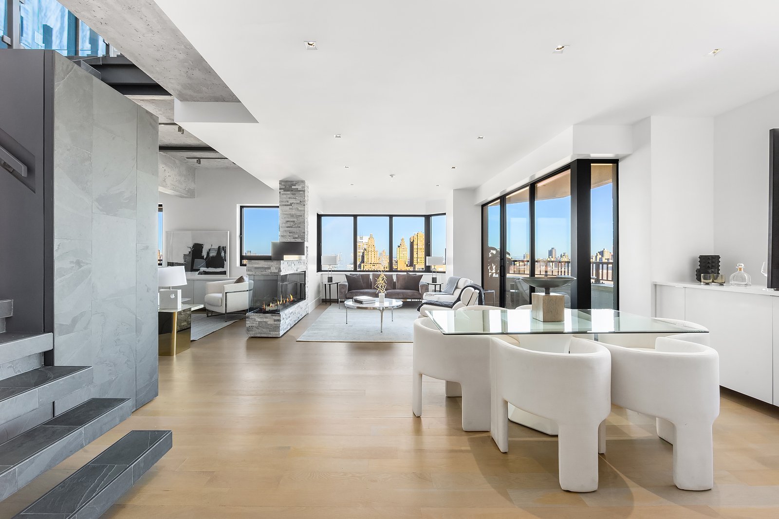  22 West 66th Street Unit: PH25-26